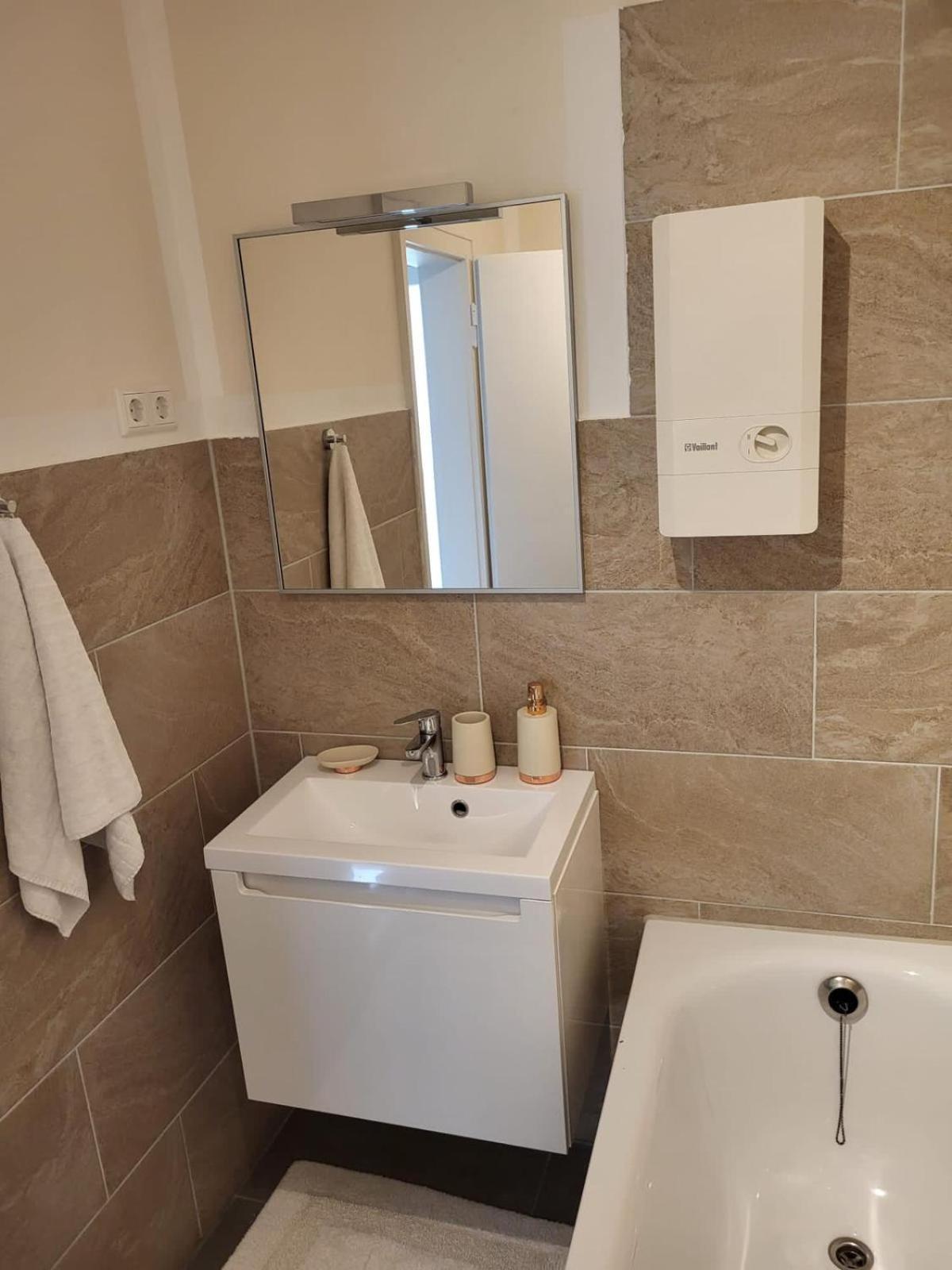 City Apartments クレーフェルト エクステリア 写真
